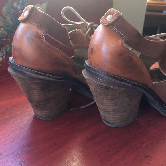 Reaction by Kenneth Cole lace up chunky heel. Size 7 1/2M - Picture 3 of 11